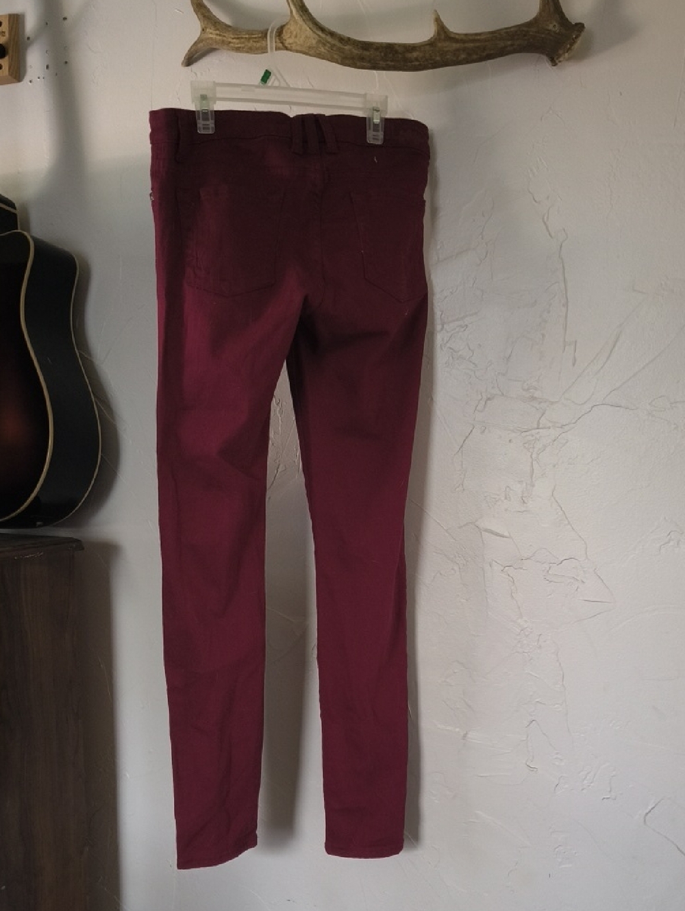 Kut from the Kloth Skinny Jeans in Deep Burgundy
